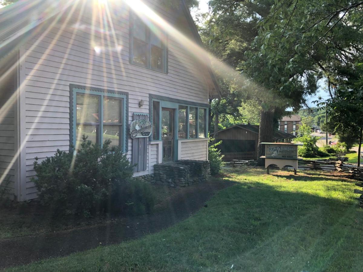 Smokies Bed And Breakfast - Evergreen Cottage Inn Pigeon Forge Εξωτερικό φωτογραφία