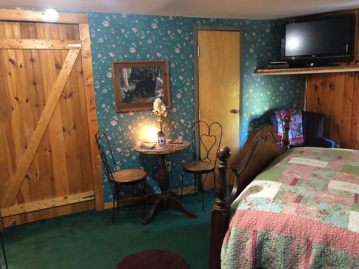 Smokies Bed And Breakfast - Evergreen Cottage Inn Pigeon Forge Εξωτερικό φωτογραφία